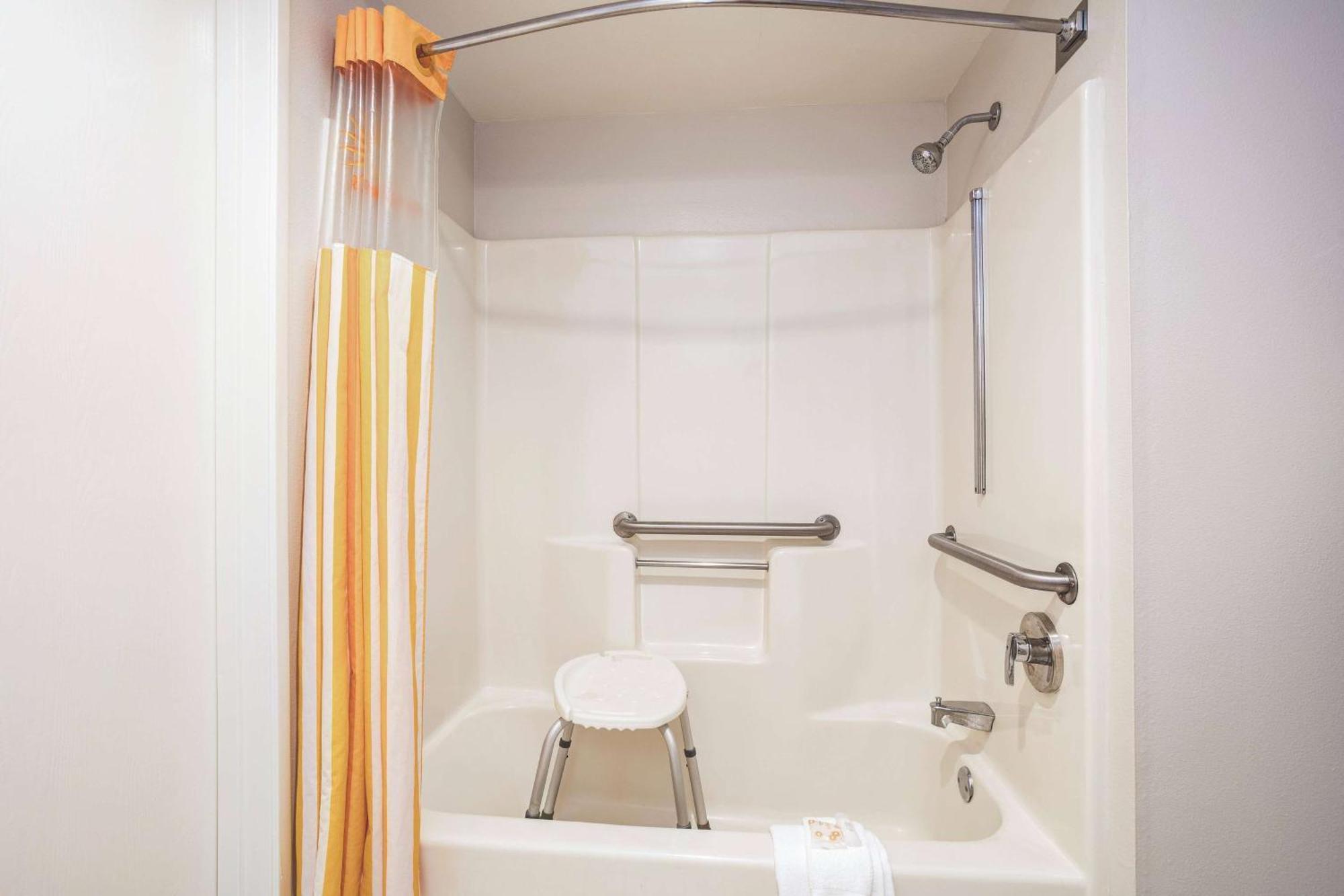 La Quinta By Wyndham Atlanta Roswell Hotel Екстериор снимка